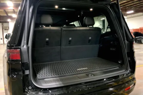 More photos of 2025 Jeep Wagoneer WAGONEER OVERLAND 4X4 at Cable Dahmer Chrysler Dodge Jeep Ram of Kansas City, MO