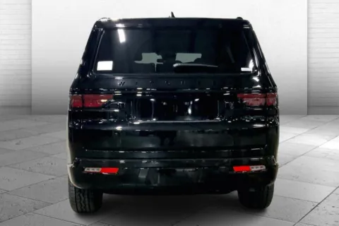 More photos of 2025 Jeep Wagoneer Series II Overland at Cable Dahmer Chrysler Dodge Jeep Ram of Kansas City, MO