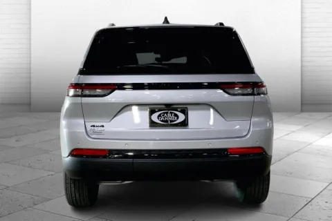 More photos of 2025 Jeep Grand Cherokee Altitude X at Cable Dahmer Chrysler Dodge Jeep Ram of Kansas City, MO