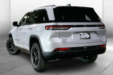 Another view of 2025 Jeep Grand Cherokee Altitude X for sale in Kansas City, MO at Cable Dahmer Chrysler Dodge Jeep Ram of Kansas City