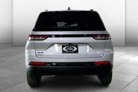 More photos of 2025 Jeep Grand Cherokee Altitude X at Cable Dahmer Chrysler Dodge Jeep Ram of Kansas City, MO