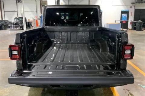 More photos of 2025 Jeep Gladiator Rubicon at Cable Dahmer Chrysler Dodge Jeep Ram of Kansas City, MO