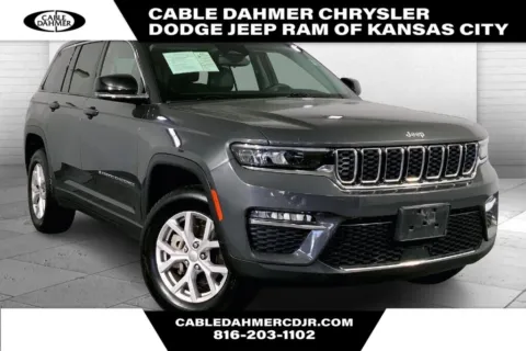 Gray 2022 Jeep Grand Cherokee Limited for sale in Kansas City, MO