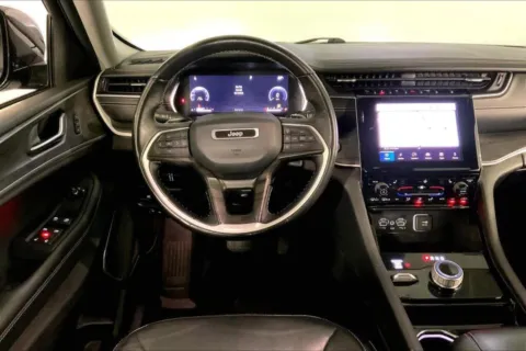 More photos of 2022 Jeep Grand Cherokee Limited at Cable Dahmer Chrysler Dodge Jeep Ram of Kansas City, MO
