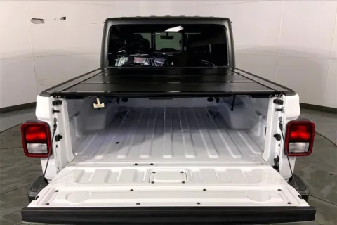 More photos of 2020 Jeep Gladiator Sport at Cable Dahmer Chrysler Dodge Jeep Ram of Kansas City, MO