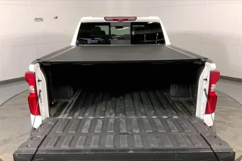 More photos of 2023 Chevrolet Silverado 1500 ZR2 at Cable Dahmer Chrysler Dodge Jeep Ram of Kansas City, MO