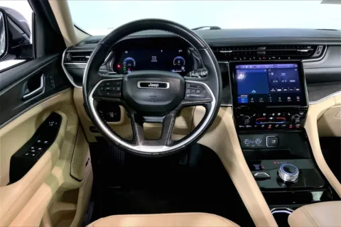 More photos of 2022 Jeep Grand Cherokee Limited at Cable Dahmer Chrysler Dodge Jeep Ram of Kansas City, MO