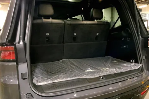 More photos of 2025 Jeep Wagoneer Series II Overland at Cable Dahmer Chrysler Dodge Jeep Ram of Kansas City, MO