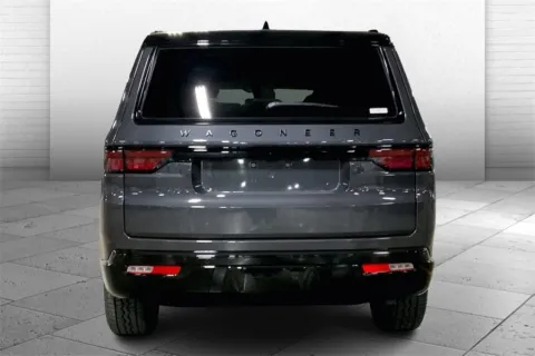 More photos of 2025 Jeep Wagoneer Series II at Cable Dahmer Chrysler Dodge Jeep Ram of Kansas City, MO