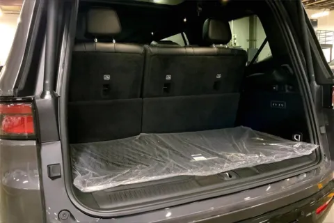 More photos of 2025 Jeep Wagoneer Series II at Cable Dahmer Chrysler Dodge Jeep Ram of Kansas City, MO
