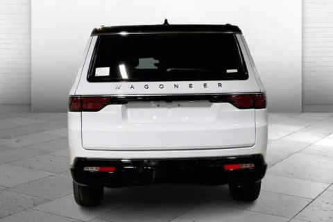 More photos of 2025 Jeep Wagoneer L Series III Super at Cable Dahmer Chrysler Dodge Jeep Ram of Kansas City, MO