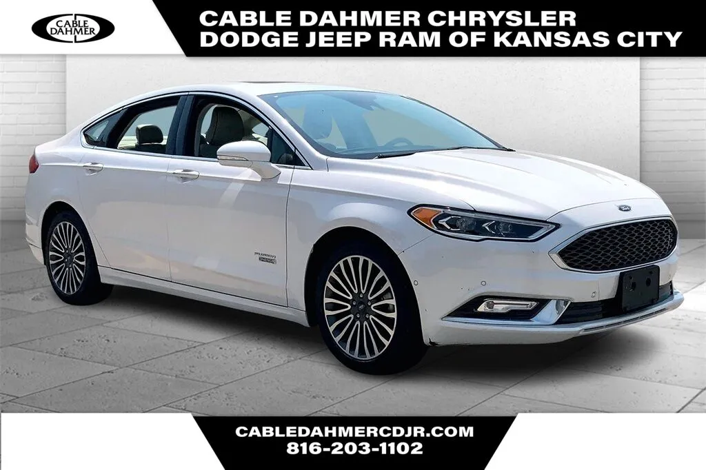 White 2018 Ford Fusion Energi Platinum for sale in Kansas City, MO