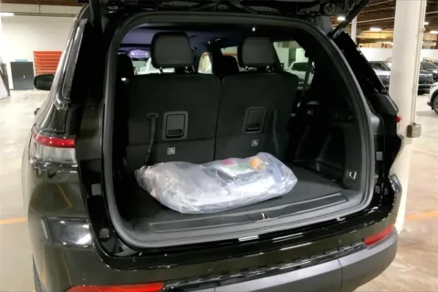 More photos of 2025 JEEP Grand Cherokee L Limited at Cable Dahmer Chrysler Dodge Jeep Ram of Kansas City, MO