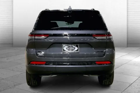 More photos of 2025 Jeep Grand Cherokee Limited at Cable Dahmer Chrysler Dodge Jeep Ram of Kansas City, MO