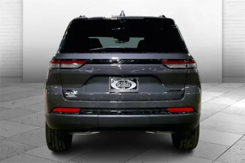More photos of 2025 Jeep Grand Cherokee Limited at Cable Dahmer Chrysler Dodge Jeep Ram of Kansas City, MO