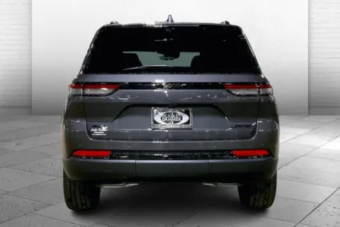 More photos of 2025 Jeep Grand Cherokee Limited at Cable Dahmer Chrysler Dodge Jeep Ram of Kansas City, MO
