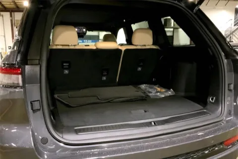 More photos of 2025 Jeep Grand Cherokee Limited at Cable Dahmer Chrysler Dodge Jeep Ram of Kansas City, MO