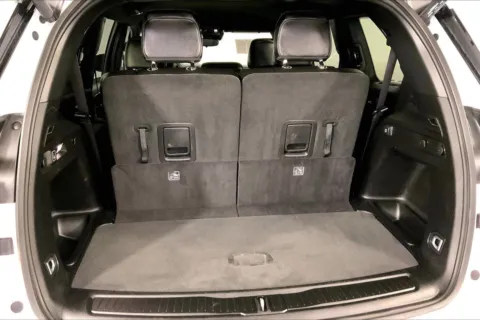 More photos of 2024 Jeep Grand Cherokee L Altitude at Cable Dahmer Chrysler Dodge Jeep Ram of Kansas City, MO