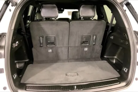 More photos of 2024 Jeep Grand Cherokee L Altitude at Cable Dahmer Chrysler Dodge Jeep Ram of Kansas City, MO