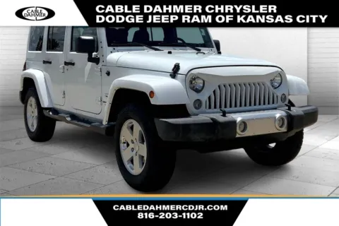 White 2018 Jeep Wrangler JK Unlimited Sahara for sale in Kansas City, MO
