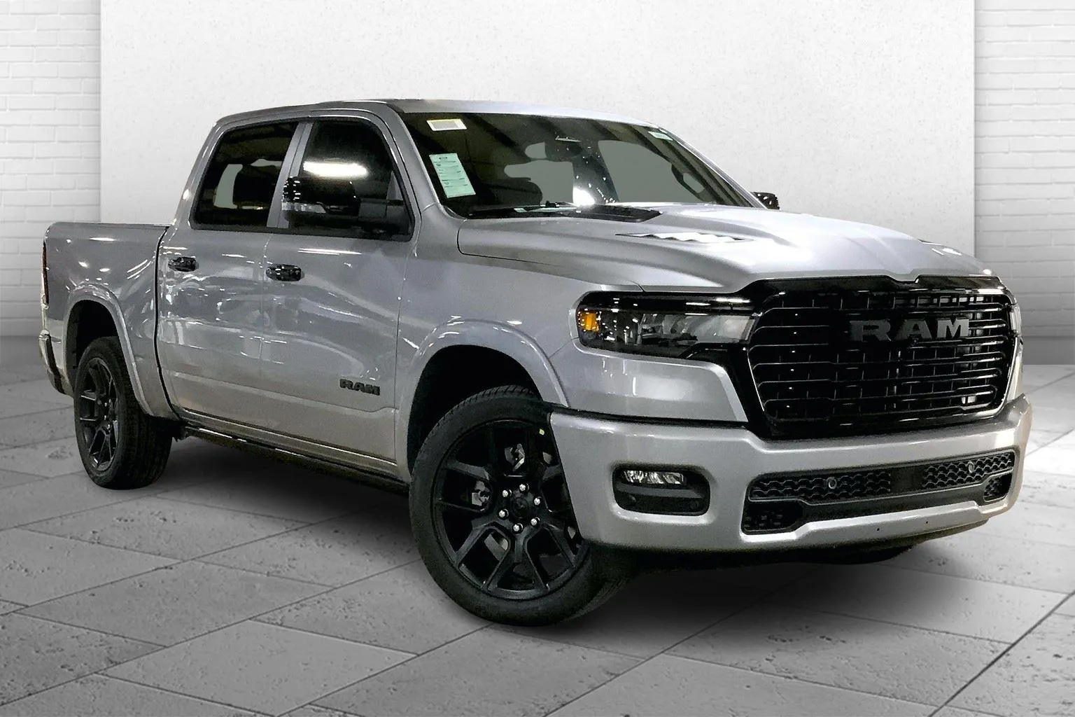 Silver 2026 RAM Ram 1500 RAM 1500 LARAMIE CREW CAB 4X4 5'7' BOX for sale in Kansas City, MO