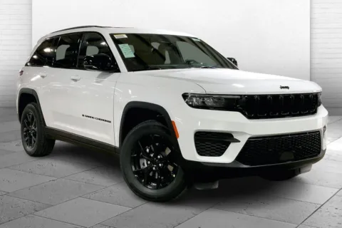 White 2025 Jeep Grand Cherokee GRAND CHEROKEE ALTITUDE X 4X4 for sale in Kansas City, MO