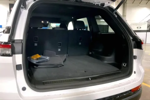 More photos of 2025 Jeep Grand Cherokee GRAND CHEROKEE ALTITUDE X 4X4 at Cable Dahmer Chrysler Dodge Jeep Ram of Kansas City, MO