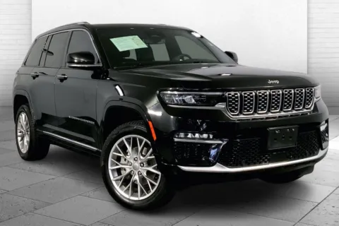 Black 2023 Jeep Grand Cherokee Summit 4x4 for sale in Kansas City, MO
