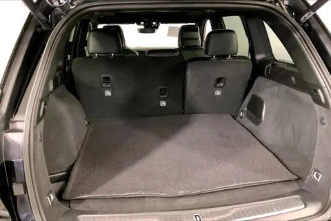 More photos of 2023 Jeep Grand Cherokee Summit 4x4 at Cable Dahmer Chrysler Dodge Jeep Ram of Kansas City, MO