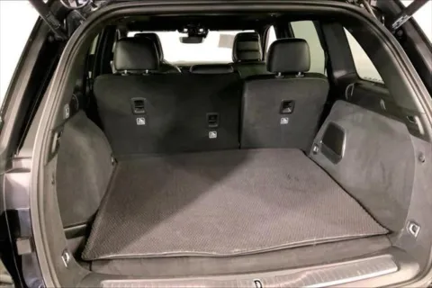 More photos of 2023 Jeep Grand Cherokee Summit 4x4 at Cable Dahmer Chrysler Dodge Jeep Ram of Kansas City, MO