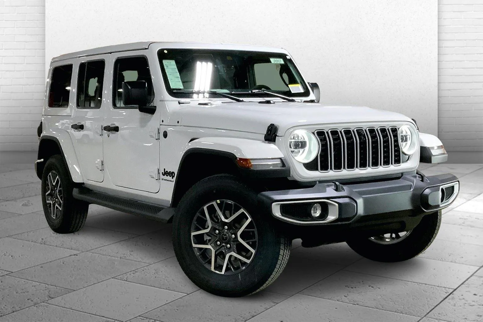White 2025 Jeep Wrangler WRANGLER 4-DOOR SAHARA for sale in Kansas City, MO