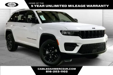 White 2025 Jeep Grand Cherokee Altitude X for sale in Kansas City, MO