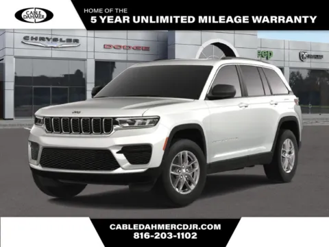 White 2025 Jeep Grand Cherokee Laredo X for sale in Kansas City, MO