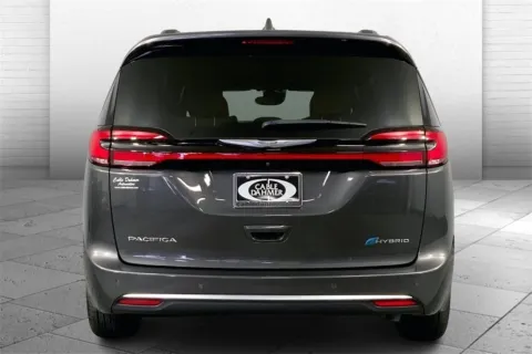 Another view of 2022 Chrysler Pacifica Hybrid Pinnacle for sale in Kansas City, MO at Cable Dahmer Chrysler Dodge Jeep Ram of Kansas City