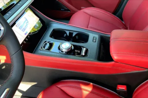 More photos of 2025 Jeep Wagoneer S Launch Edition at Cable Dahmer Chrysler Dodge Jeep Ram of Kansas City, MO