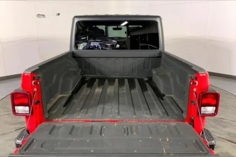 More photos of 2021 Jeep Gladiator Willys at Cable Dahmer Chrysler Dodge Jeep Ram of Kansas City, MO
