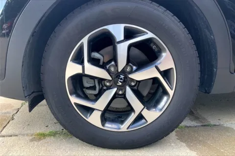 More photos of 2022 Kia Sportage LX at Cable Dahmer Chrysler Dodge Jeep Ram of Kansas City, MO