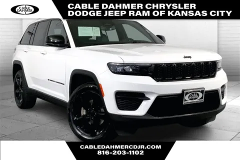 White 2023 Jeep Grand Cherokee Altitude X for sale in Kansas City, MO