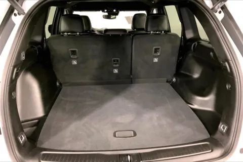 More photos of 2023 Jeep Grand Cherokee Altitude X at Cable Dahmer Chrysler Dodge Jeep Ram of Kansas City, MO