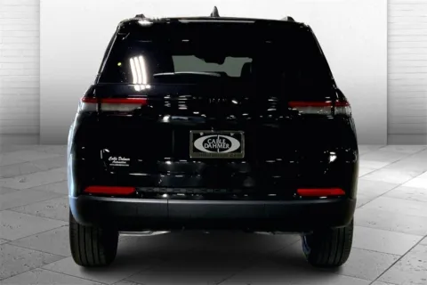 More photos of 2025 Jeep Grand Cherokee Limited at Cable Dahmer Chrysler Dodge Jeep Ram of Kansas City, MO
