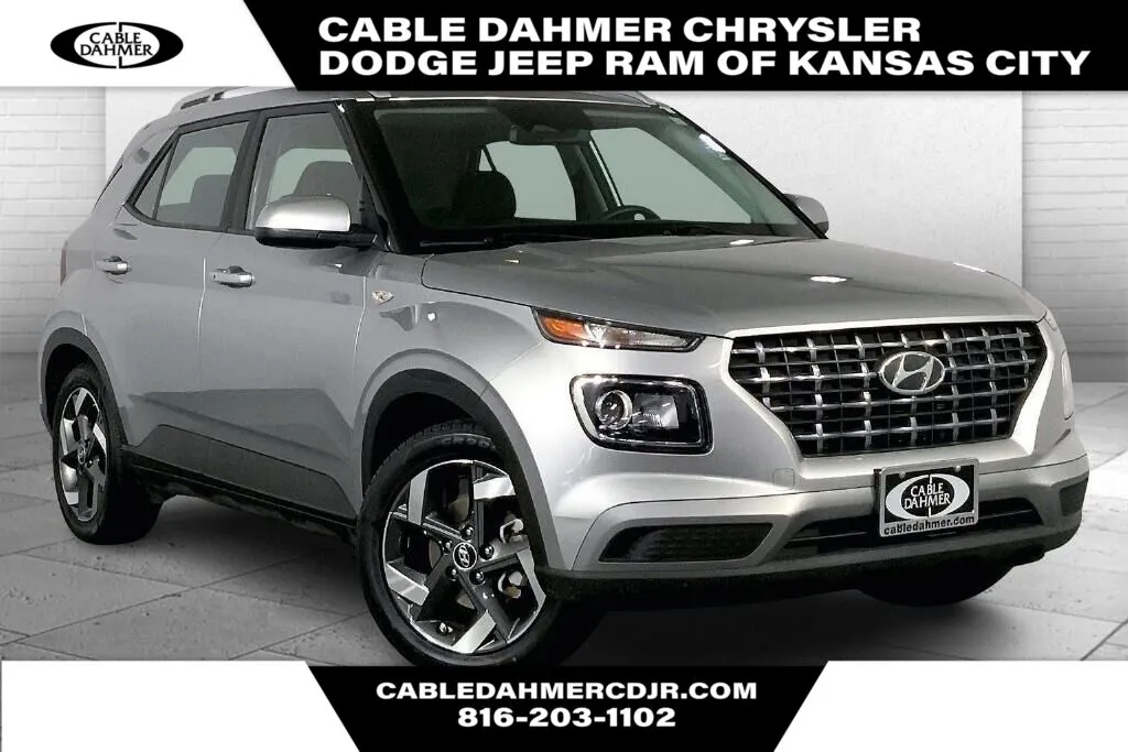 Silver 2024 Hyundai VENUE SEL for sale in Kansas City, MO