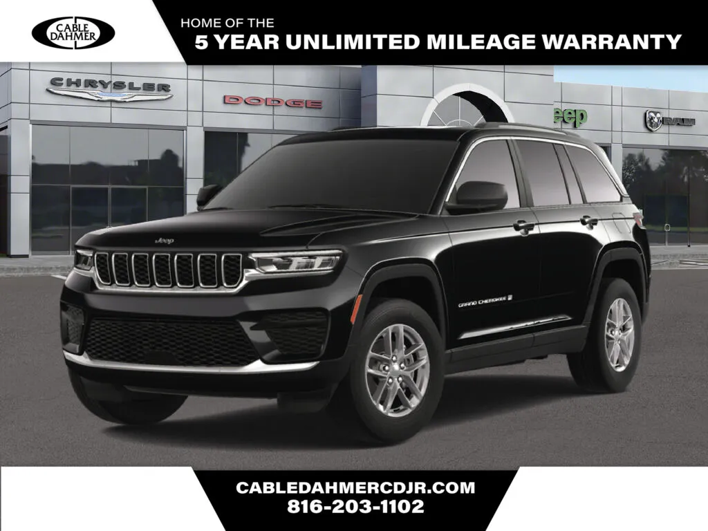 Black 2025 Jeep Grand Cherokee Laredo X for sale in Kansas City, MO