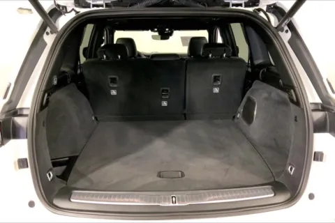 More photos of 2024 Jeep Grand Cherokee Overland at Cable Dahmer Chrysler Dodge Jeep Ram of Kansas City, MO