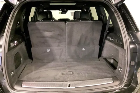 More photos of 2022 Jeep Grand Cherokee L Overland 4x4 at Cable Dahmer Chrysler Dodge Jeep Ram of Kansas City, MO