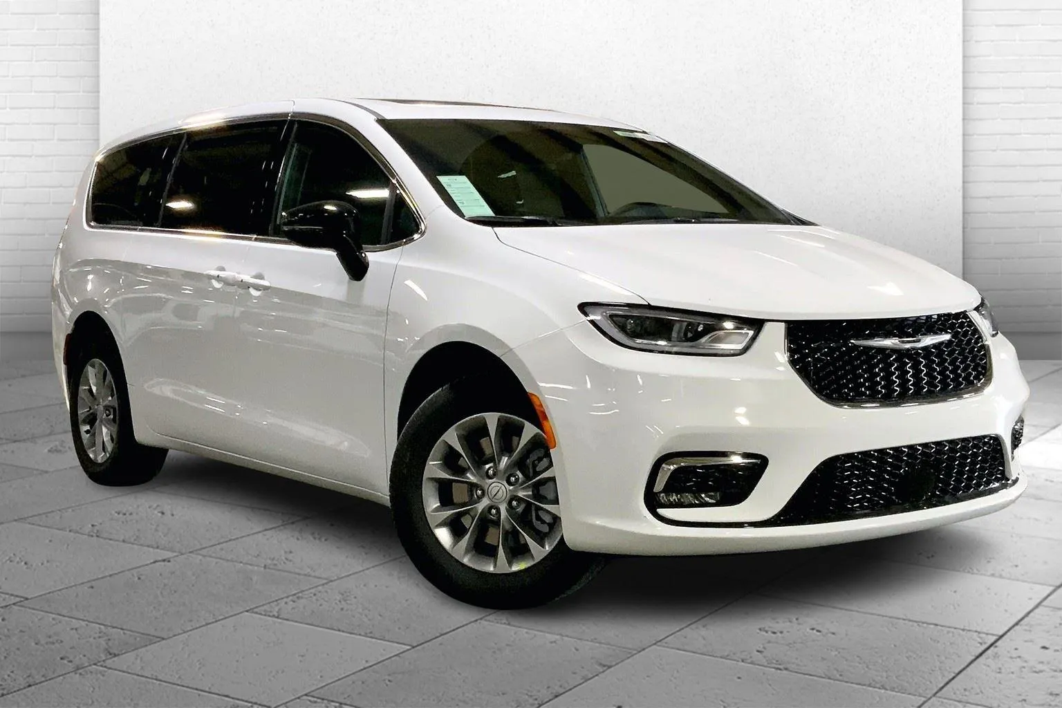 White 2026 Chrysler Pacifica PACIFICA SELECT AWD for sale in Kansas City, MO