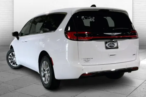 Another view of 2026 Chrysler Pacifica Select for sale in Kansas City, MO at Cable Dahmer Chrysler Dodge Jeep Ram of Kansas City