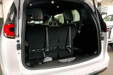 More photos of 2026 Chrysler Pacifica Select at Cable Dahmer Chrysler Dodge Jeep Ram of Kansas City, MO
