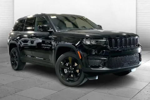 Black 2025 Jeep Grand Cherokee GRAND CHEROKEE ALTITUDE 4X4 for sale in Kansas City, MO