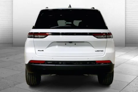 More photos of 2025 Jeep Grand Cherokee Limited at Cable Dahmer Chrysler Dodge Jeep Ram of Kansas City, MO