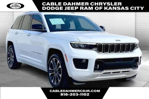 White 2022 Jeep Grand Cherokee Overland for sale in Kansas City, MO